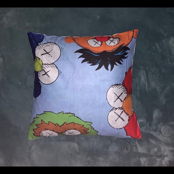 Couch/Bed Pillow - Picture 3 of 9